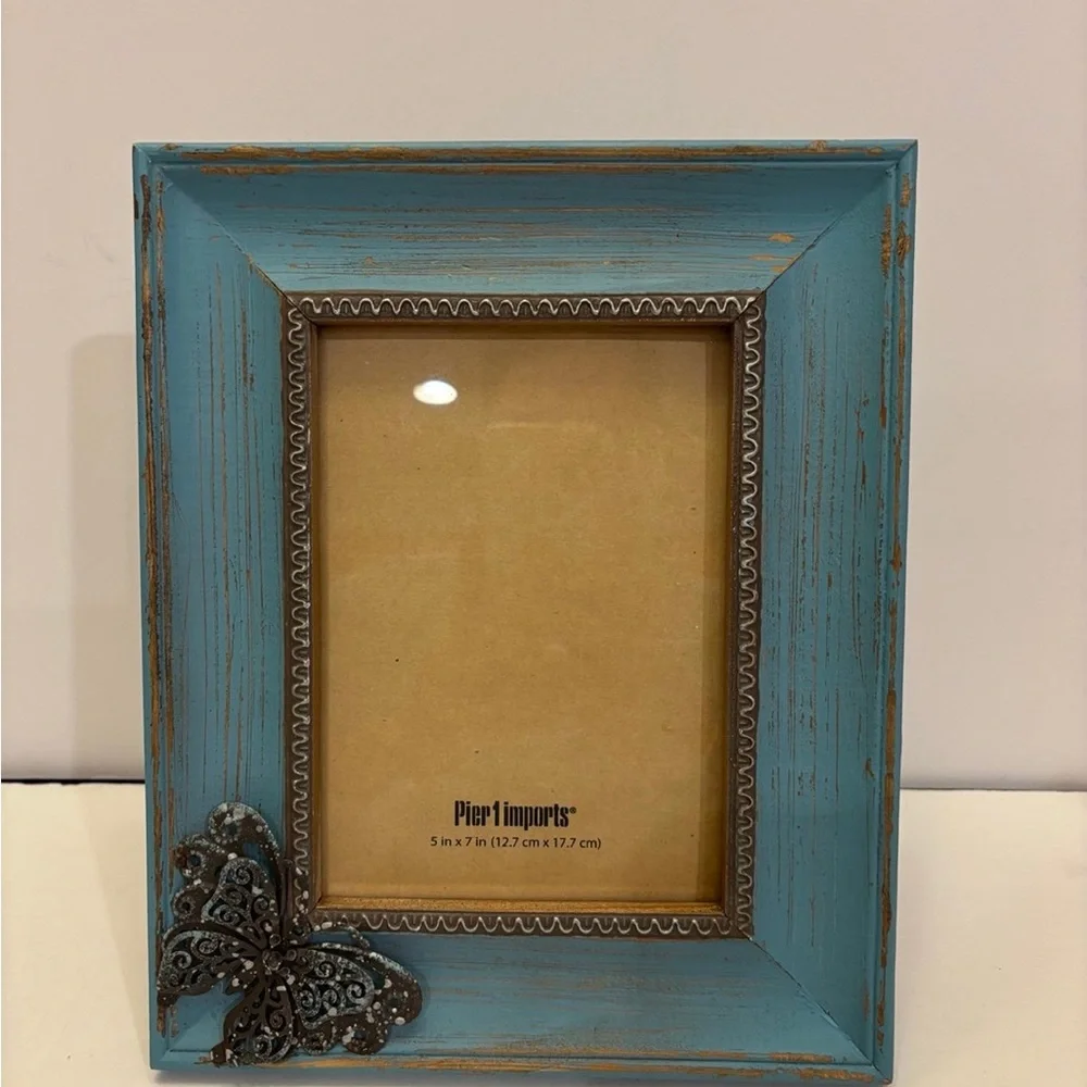 Pier 1 Imports Country Wood blue frame Metal butterbutterfl Holds 5 x 7